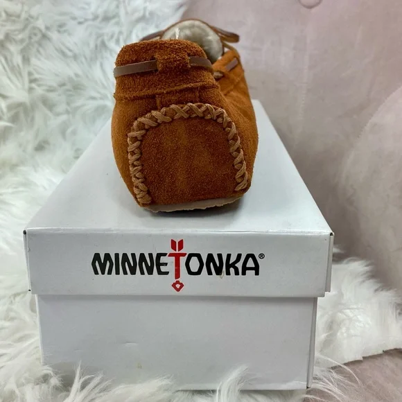 NEW IN BOX Minnetonka Cally Brown Suede Leather Moccasins size 11 - Picture 4 of 5